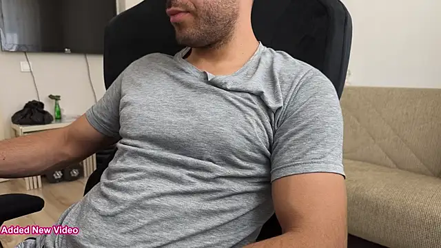 Snapshot of Emre_Ty chatting on 09.28.25 Emre Ty online show from 09.28.25