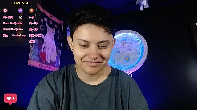 Snapshot of girl_intense444 chatting on 01.07.26 girl intense444 online show from 01.07.26