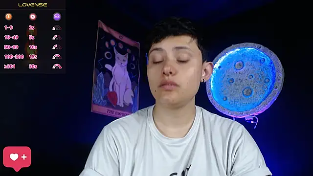 Snapshot of girl_intense444 chatting on 01.13.26 girl intense444 online show from 01.13.26