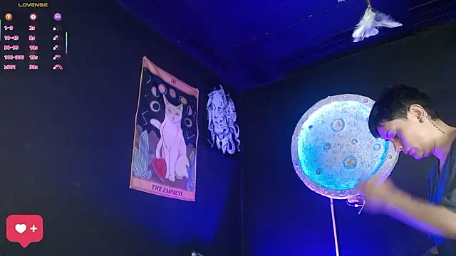 Snapshot of girl_intense444 chatting on 02.07.26 girl intense444 online show from 02.07.26