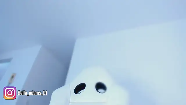 bella adams  online show from 11.14.25