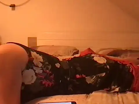 Moistdevil online show from 01.06.25