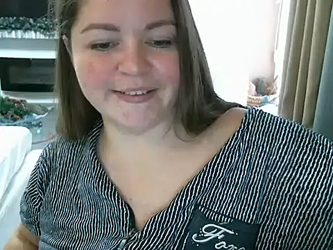 Snapshot of cute__cherry chatting on 12.13.24 cute  cherry online show from 12.13.24