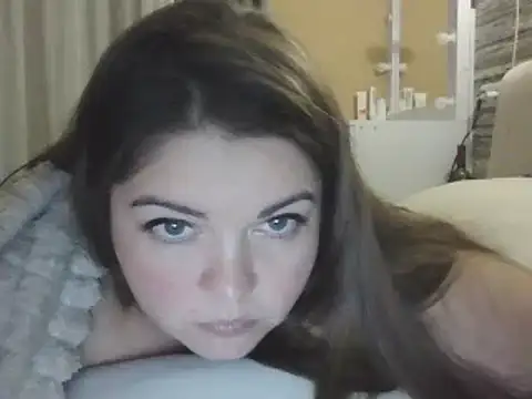 Snapshot of cute__cherry chatting on 01.14.25 cute  cherry online show from 01.14.25