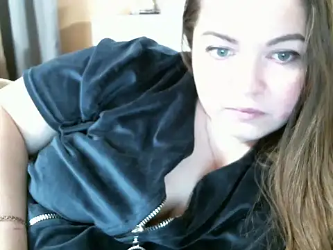 Snapshot of cute__cherry chatting on 02.07.25 cute  cherry online show from 02.07.25