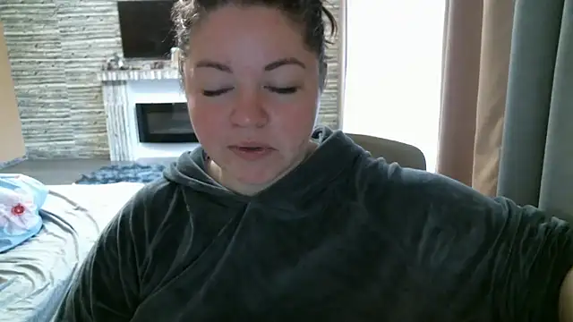 Snapshot of cute__cherry chatting on 03.10.25 cute  cherry online show from 03.10.25