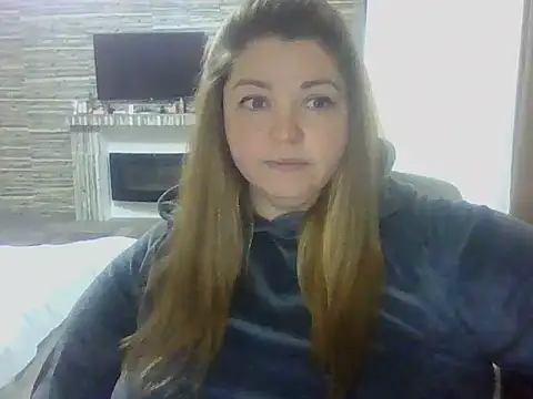 Snapshot of cute__cherry chatting on 05.13.26 cute cherry online show from 05.13.26