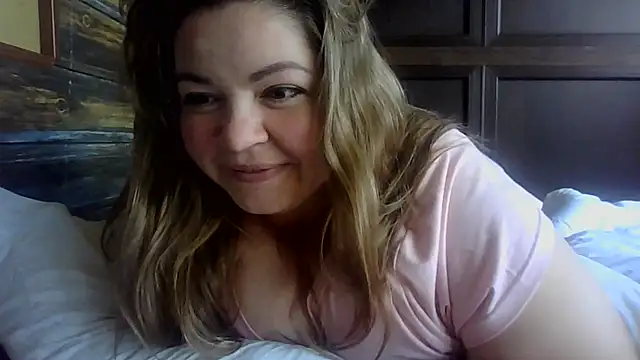 Snapshot of cute__cherry chatting on 06.18.26 cute cherry online show from 06.18.26