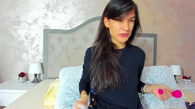 Snapshot of JennaMyers chatting on 10.31.25 JennaMyers online show from 10.31.25