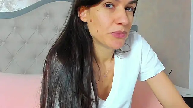 Snapshot of JennaMyers chatting on 11.18.25 JennaMyers online show from 11.18.25