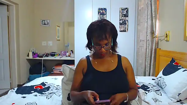 Snapshot of Hotgrannyx chatting on 02.13.25 Hotgrannyx online show from 02.13.25
