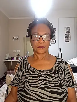 Snapshot of Hotgrannyx chatting on 09.26.25 Hotgrannyx online show from 09.26.25