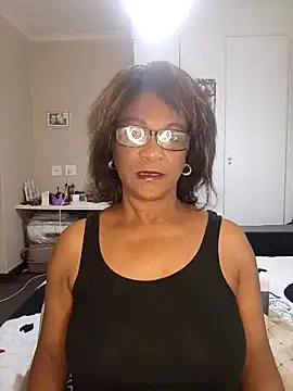 Snapshot of Hotgrannyx chatting on 10.15.25 Hotgrannyx online show from 10.15.25