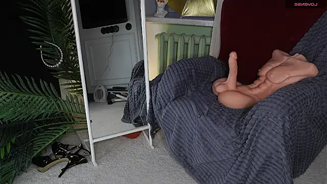 SofiaFoster  online show from 11.14.25