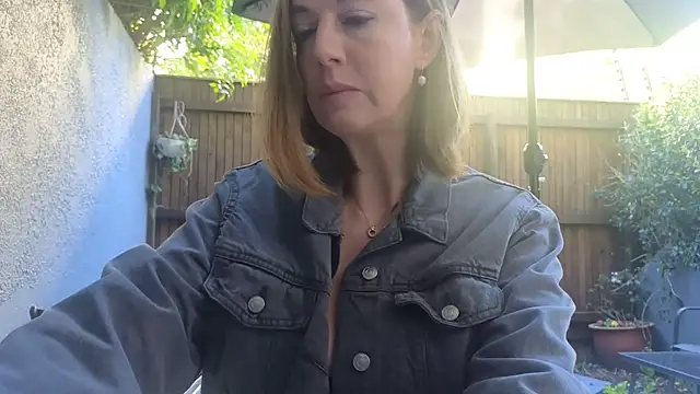 TopsyWilde online show from 09.25.25