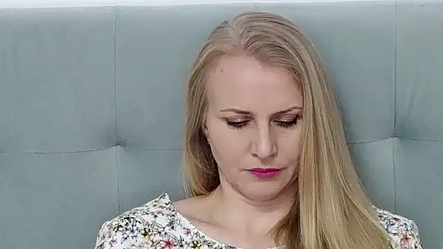 K  Adrienne online show from 03.02.25