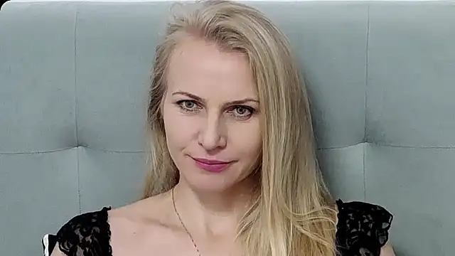 K  Adrienne online show from 11.07.25