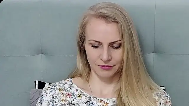 K  Adrienne online show from 04.20.26