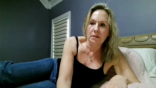 Lisaisluscious online show from 04.18.26