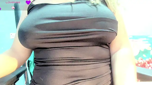 Tiffany teressa online show from 10.26.25