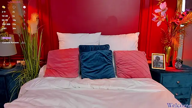 MiaMuse online show from 02.24.25