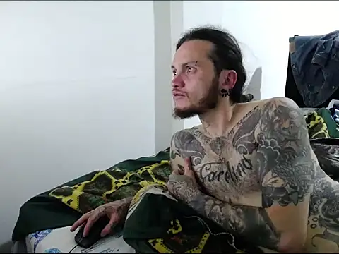 Snapshot of raggaman_ chatting on 04.04.26 raggaman online show from 04.04.26