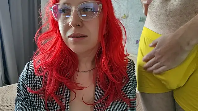 Snapshot of GenrikhBecca chatting on 09.26.25 GenrikhBecca online show from 09.26.25