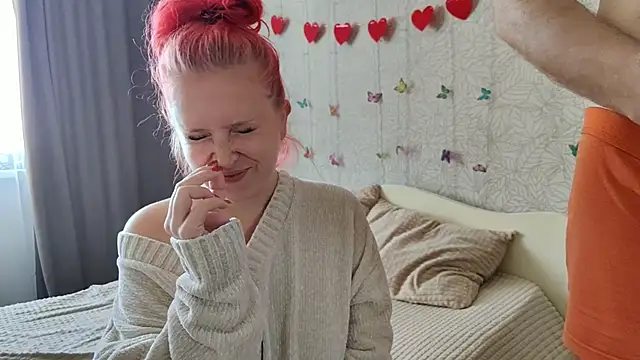 Snapshot of GenrikhBecca chatting on 10.16.25 GenrikhBecca online show from 10.16.25