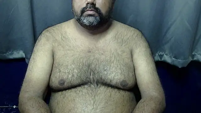 Snapshot of hairysubcub_70 chatting on 07.04.26 hairysubcub 70 online show from 07.04.26