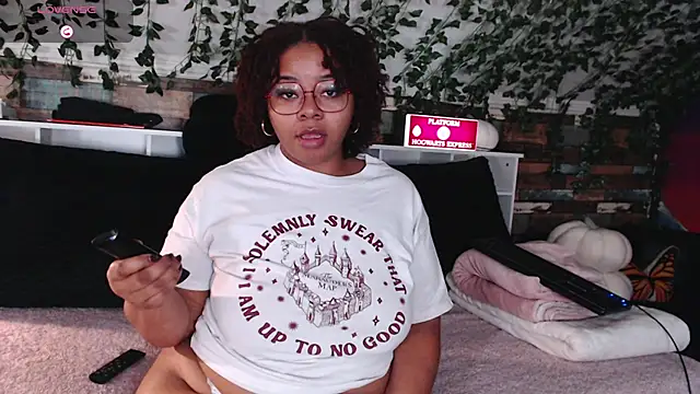 Snapshot of -khayaparker chatting on 12.22.24 -khayaparker online show from 12.22.24