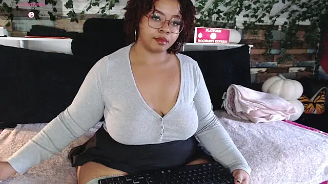 Snapshot of -khayaparker chatting on 12.28.24 -khayaparker online show from 12.28.24