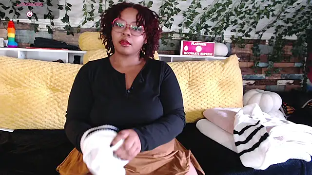 Snapshot of -khayaparker chatting on 01.05.25 -khayaparker online show from 01.05.25