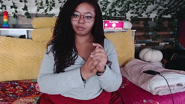 Snapshot of -khayaparker chatting on 02.10.25 -khayaparker online show from 02.10.25