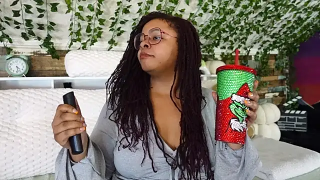 Snapshot of -khayaparker chatting on 03.01.25 -khayaparker online show from 03.01.25