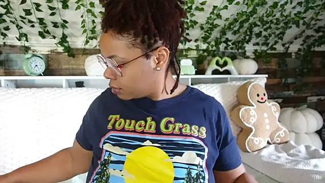 Snapshot of -khayaparker chatting on 03.10.25 -khayaparker online show from 03.10.25