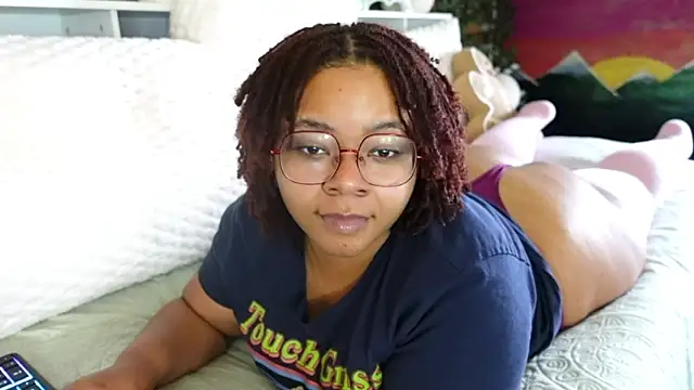 Snapshot of -khayaparker chatting on 03.10.25 -khayaparker online show from 03.10.25