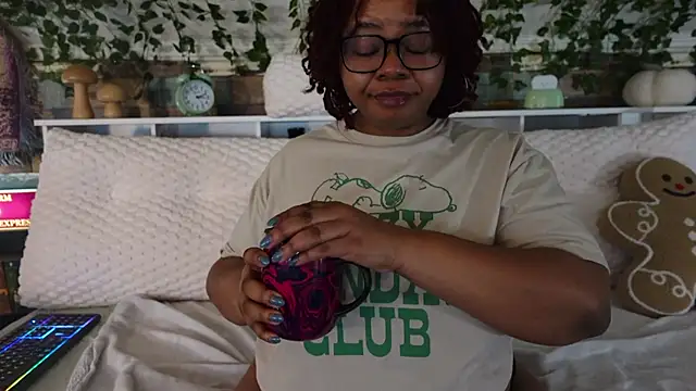 Snapshot of -khayaparker chatting on 03.17.25 -khayaparker online show from 03.17.25