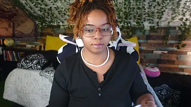 Snapshot of -khayaparker chatting on 09.08.25 -khayaparker online show from 09.08.25