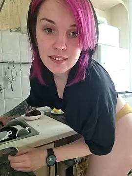 LazyTanukii online show from 12.10.24