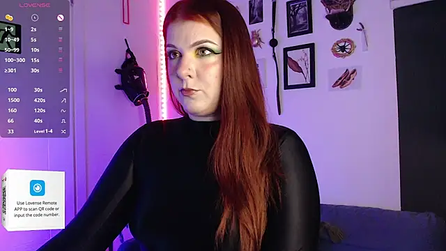 auroralatexprincess online show from 10.16.25
