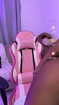 Snapshot of Vane_Rossee chatting on 02.12.25 Vane Rossee online show from 02.12.25