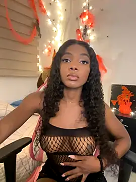 Snapshot of Vane_Rossee chatting on 10.01.25 Vane Rossee online show from 10.01.25