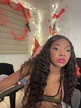 Snapshot of Vane_Rossee chatting on 10.08.25 Vane Rossee online show from 10.08.25