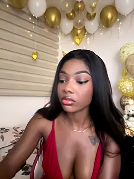 Snapshot of Vane_Rossee chatting on 10.28.25 Vane Rossee online show from 10.28.25