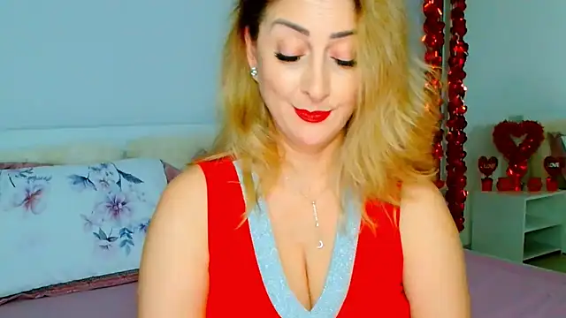 Snapshot of Tyana40 chatting on 02.17.25 Tyana40 online show from 02.17.25