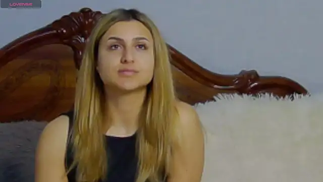 NicolePlay online show from 02.17.26