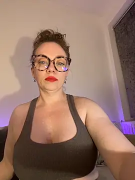 Snapshot of FemDom_RubyKnightXXO chatting on 09.11.25 FemDom RubyKnightXXO online show from 09.11.25