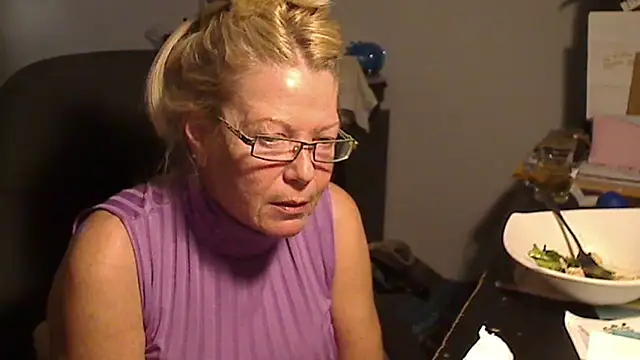 Snapshot of XTRAHORNYONE chatting on 03.14.25 XTRAHORNYONE online show from 03.14.25