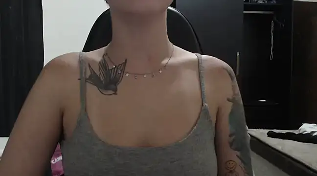 Snapshot of Mivyy chatting on 02.19.25 Mivyy online show from 02.19.25