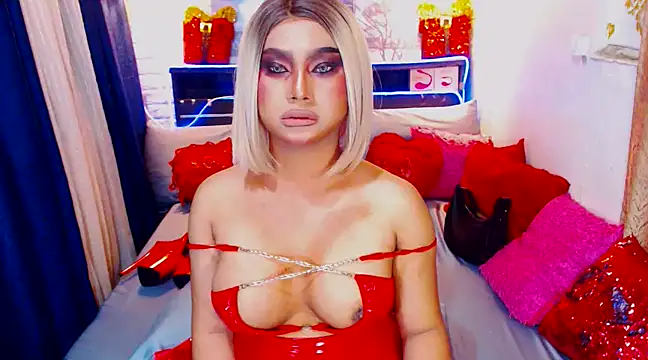 Snapshot of TsGoddessNhicolle chatting on 01.23.25 TsGoddessNhicolle online show from 01.23.25